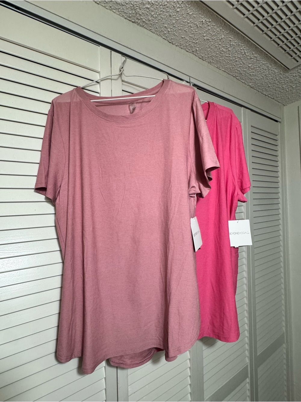 Beyond Yoga Pink Crewneck Short Sleeve Tee - Dusty Rose & Hot Pink